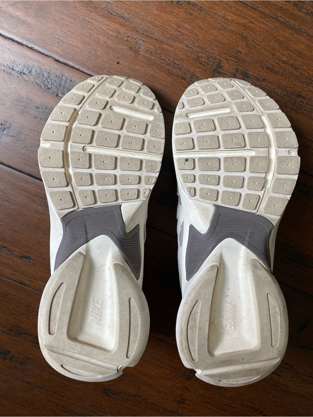 Nike Women’s Lavender and Cream Running Sneakers - Picture 5 of 6